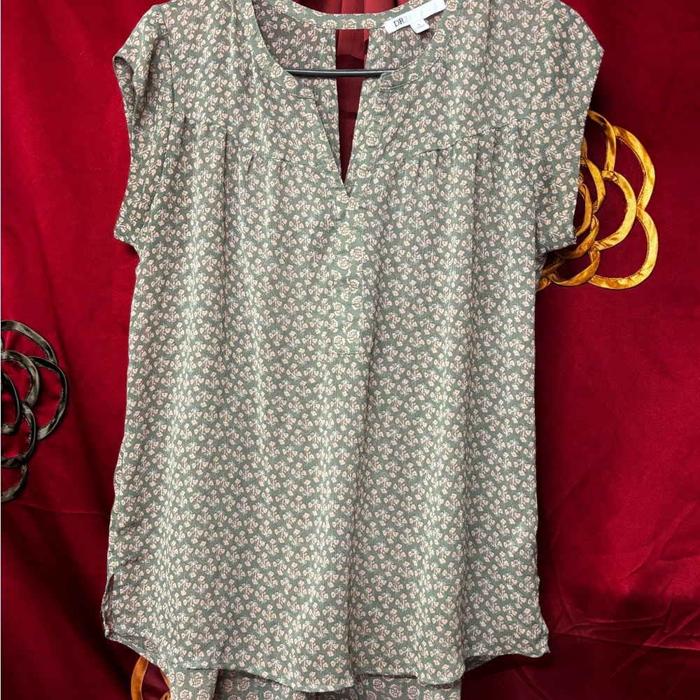 DR2 Women's Blouse - Cream Floral Pattern